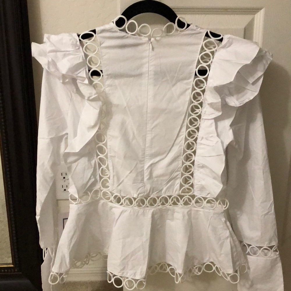 This is a beautiful BRAND new top!! - Picture 2 of 4